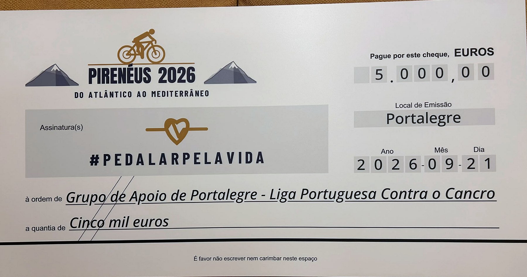 Cheque simbólico de 5 000,00 € a favor do Grupo de Apoio de Portalegre — Liga Portuguesa Contra o Cancro